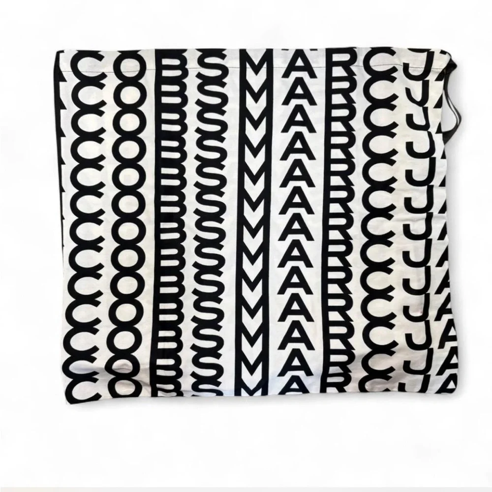 Marc Jacob Drawstring Dust Bag - Picture 2 of 3